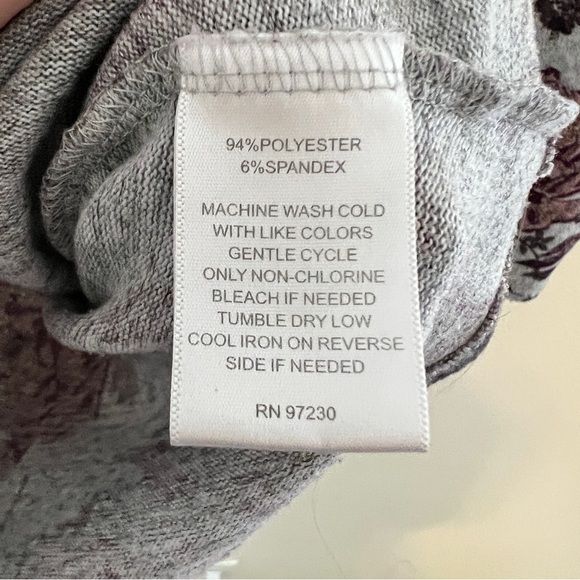 Signature Studios XL Crisscross V-neck 3/4 Sleeve Knit Top Gray Pink Roses - Picture 4 of 11